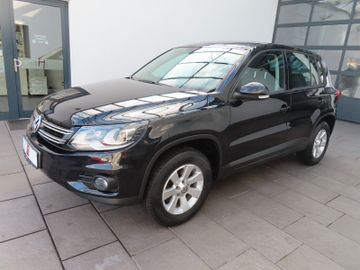 Volkswagen Tiguan - 1