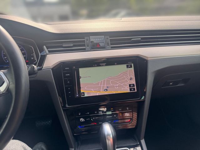 Passat Variant Elegance 1.5 TSI DSG R-Line Leder