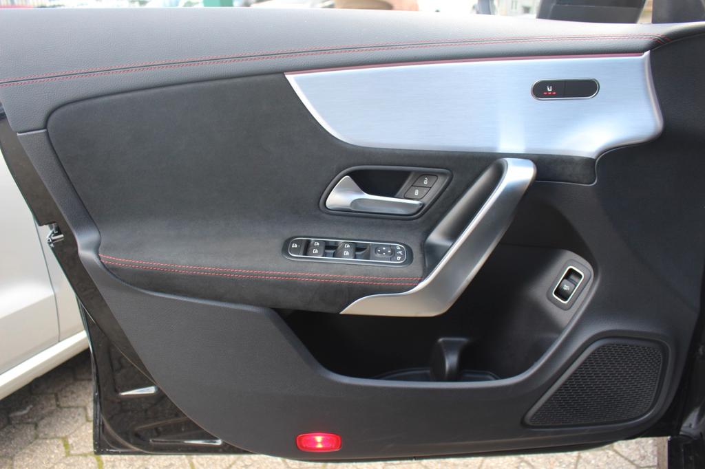 Mercedes-Benz CLA 35 AMG