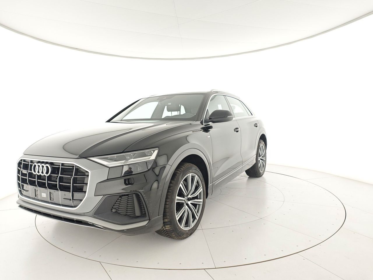 AUDI Audi Q8 45 TDI quattro tiptronic Sport