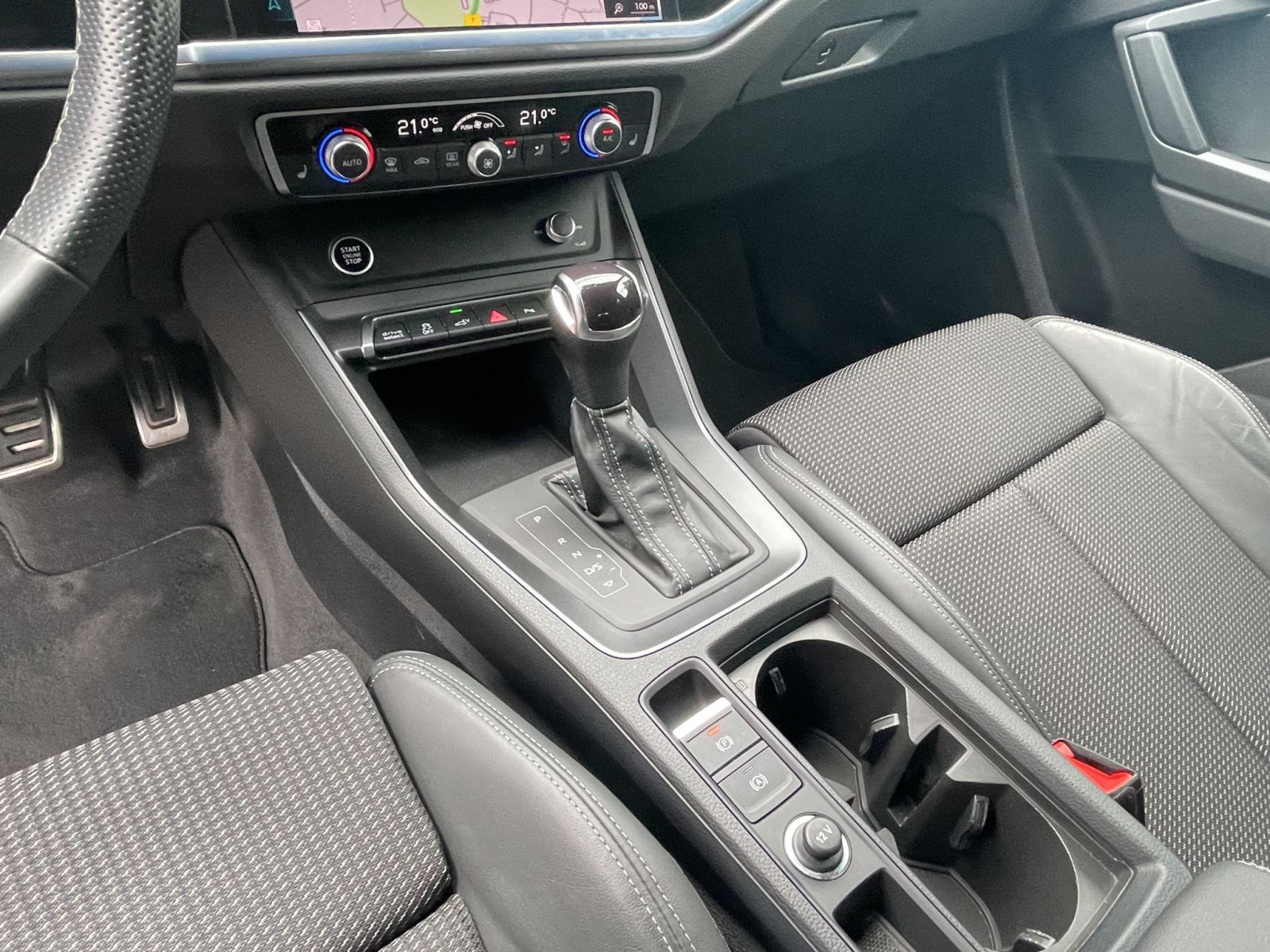 Audi Q3 SB 45 TFSI e S line Matrix AHK Kamera Navi foto 14