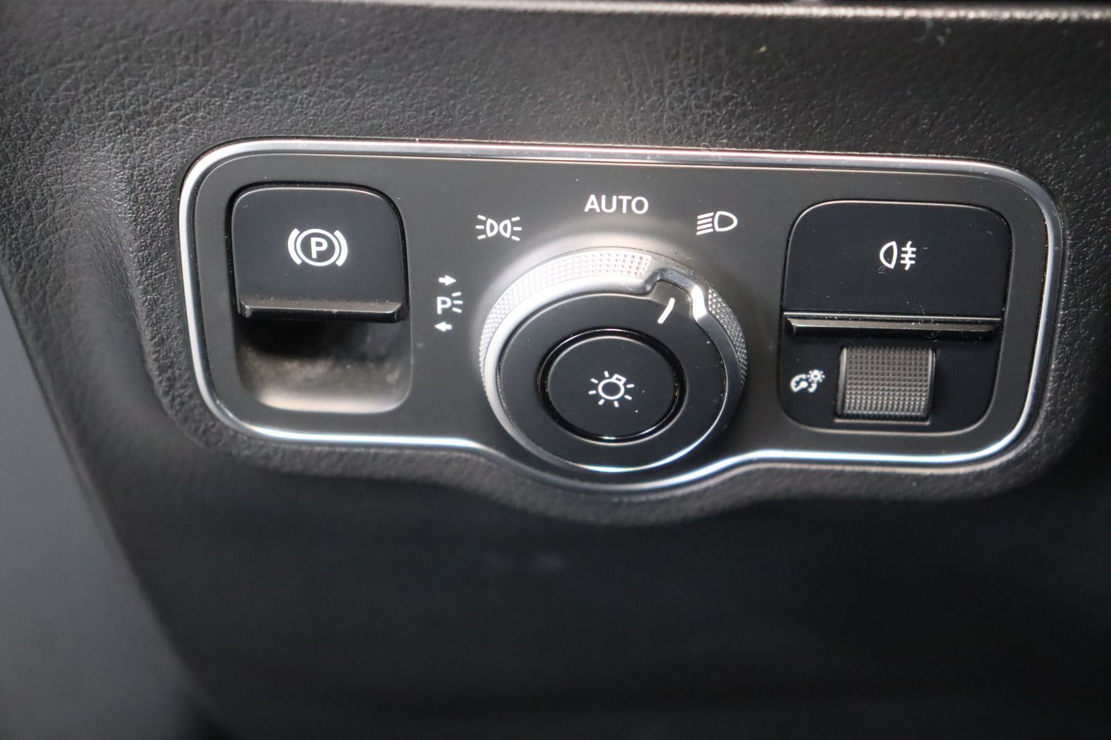 Fahrzeugabbildung Mercedes-Benz B 200 * LED * Navi * Leder
