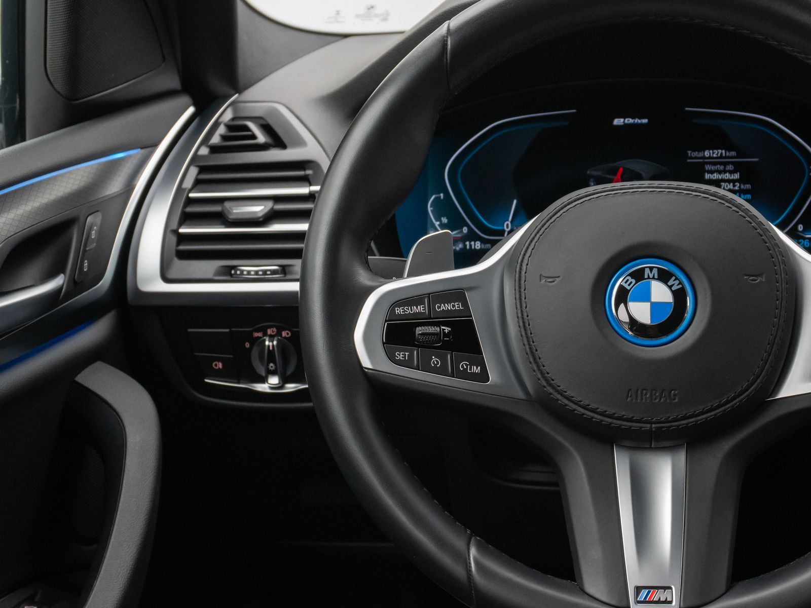 Fahrzeugabbildung BMW X3 xD30e M Sport Kamera DAB HiFi Fernlichtassist