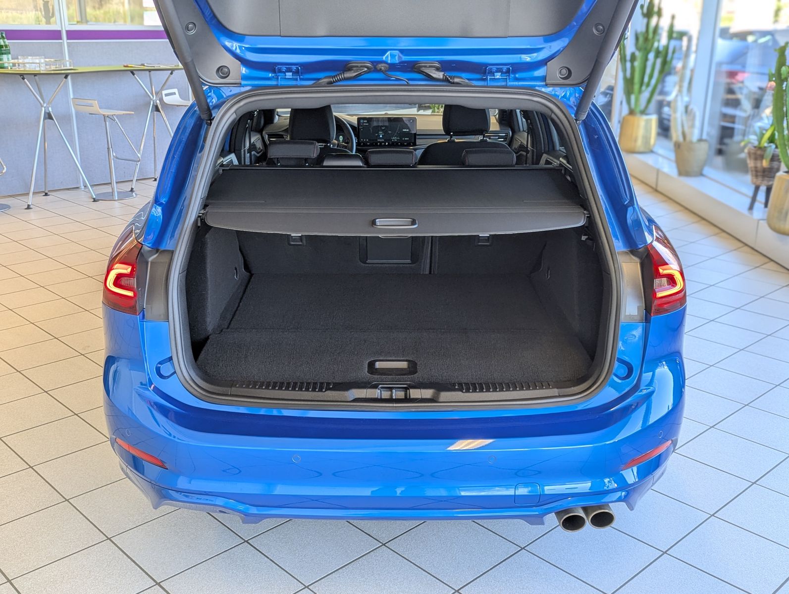 Fahrzeugabbildung Ford Focus 1.0 ST-Line X EB Matrix B&amp;O ACC Kamera 18"