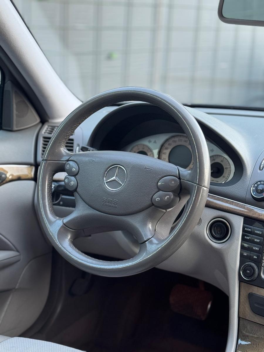 Mercedes-Benz E280 2008 — photo 16