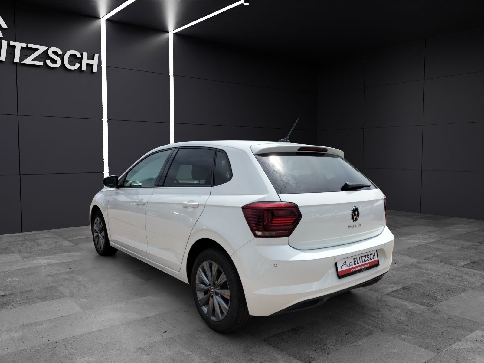 Fahrzeugabbildung Volkswagen Polo VI Highline TSI DSG LED ACC SHZ PDC WeConne