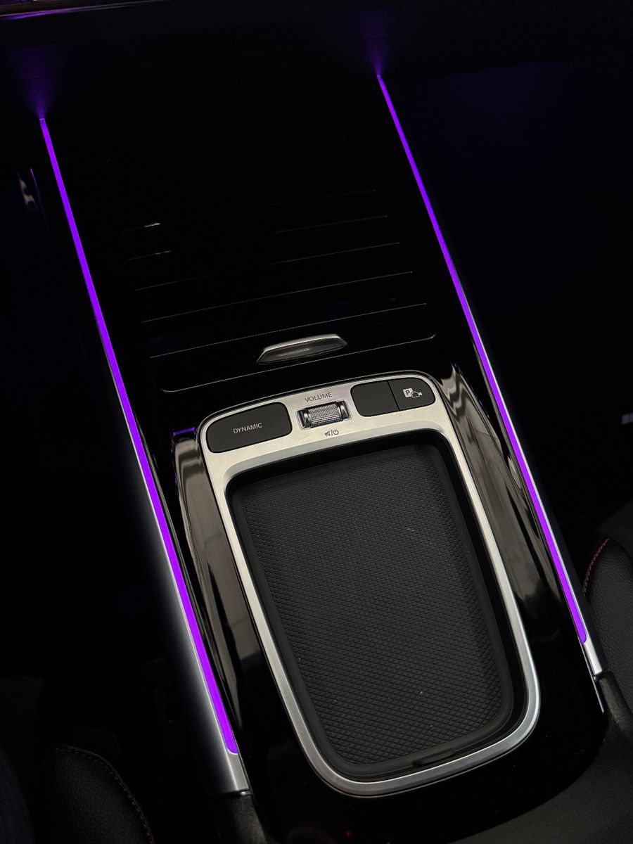 Fahrzeugabbildung Mercedes-Benz GLA 200 d 8GT AMG LINE PLUS MBUX DISTRONIC 19ALU
