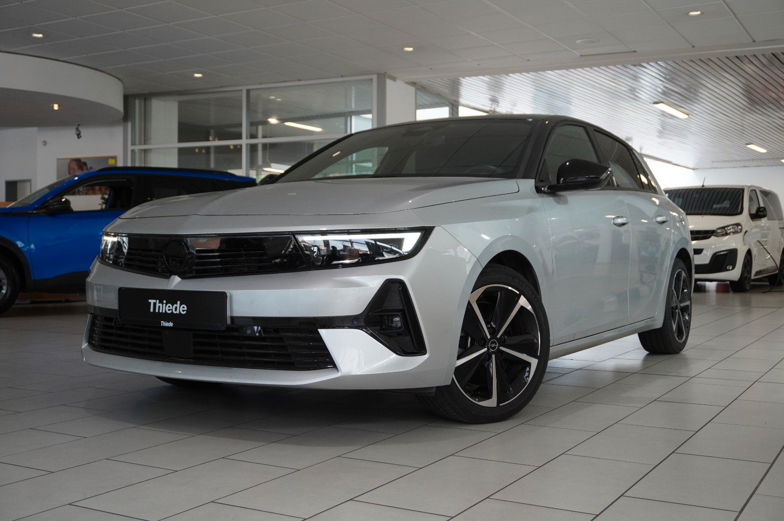 Fahrzeugabbildung Opel Astra L Lim. 1.6 HYBRID GS SPORT NAVI/360°/SPORT
