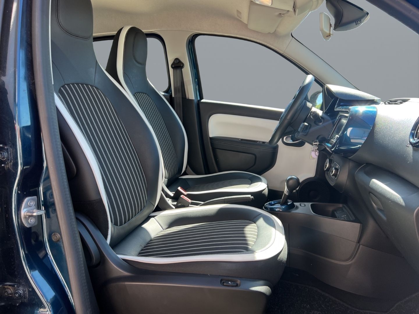 Fahrzeugabbildung Renault Twingo Intens Electric Navi Apple CarPlay Androi