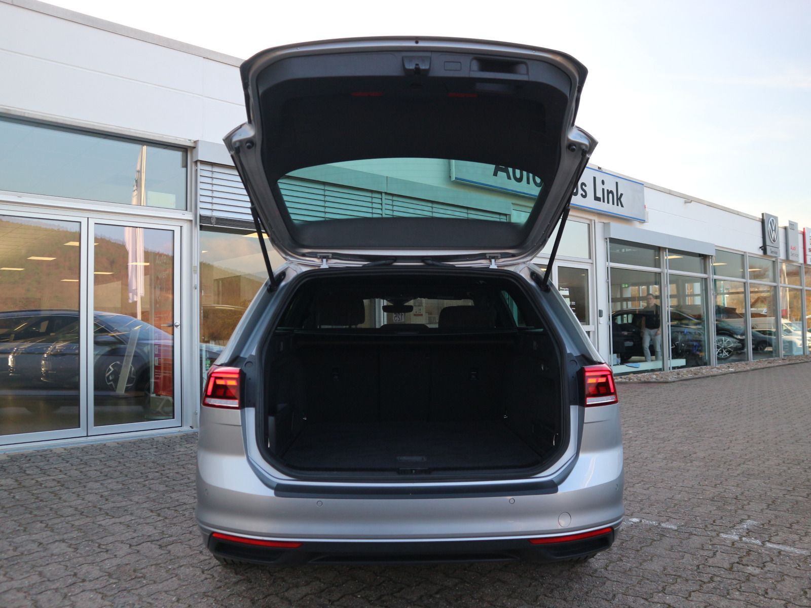 Volkswagen Passat Variant - Bild 7