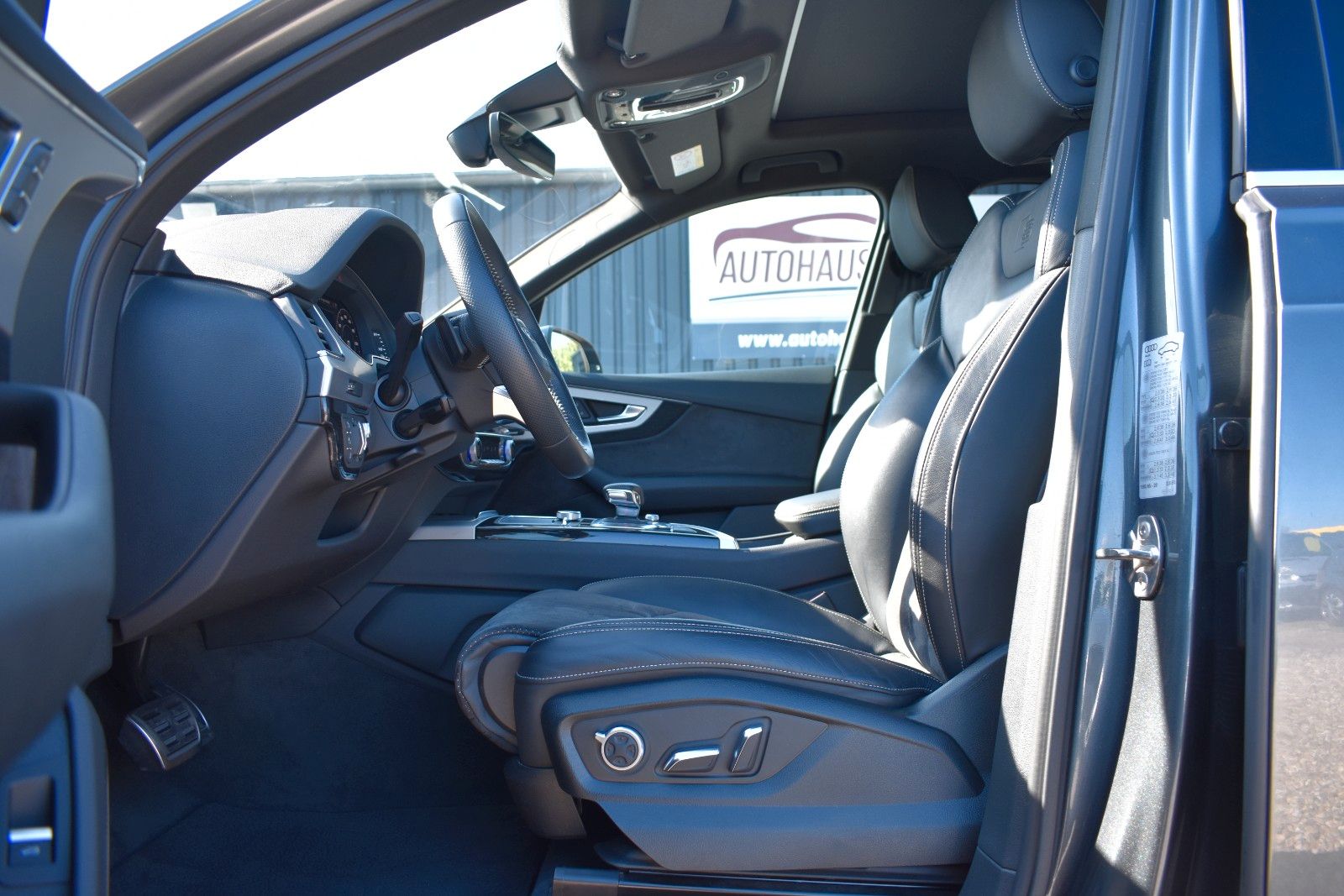 Fahrzeugabbildung Audi Q7 50 TDI quattro S Line/PANO/Night/7 Sitz/B&O