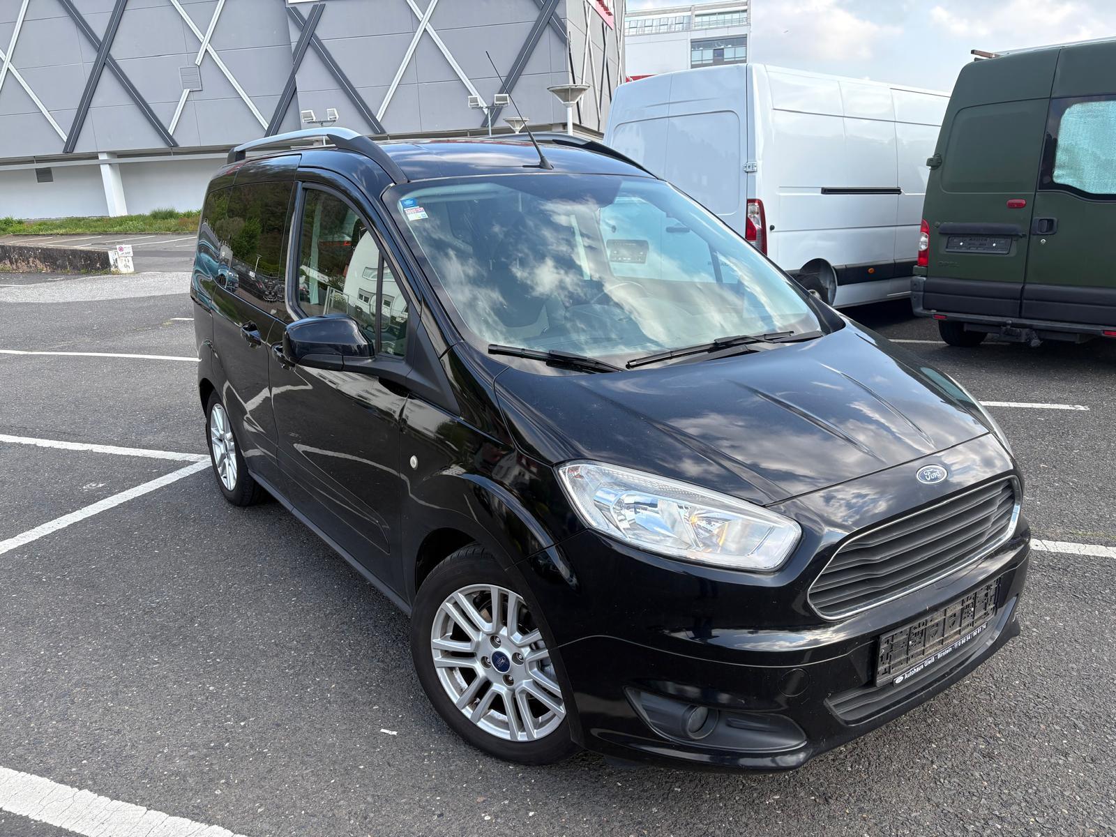 Ford Tourneo Courier Titanium