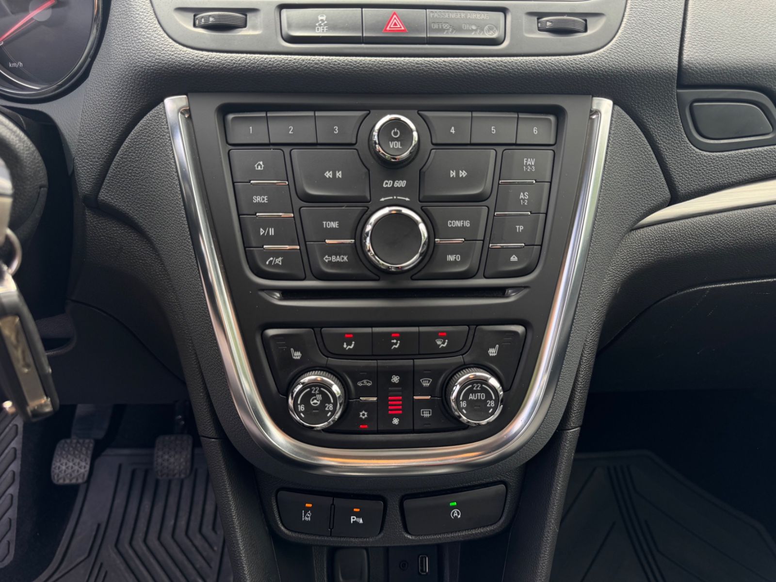 Fahrzeugabbildung Opel Mokka Color Innovation ecoFlex*Xenon*Leder*8Fach