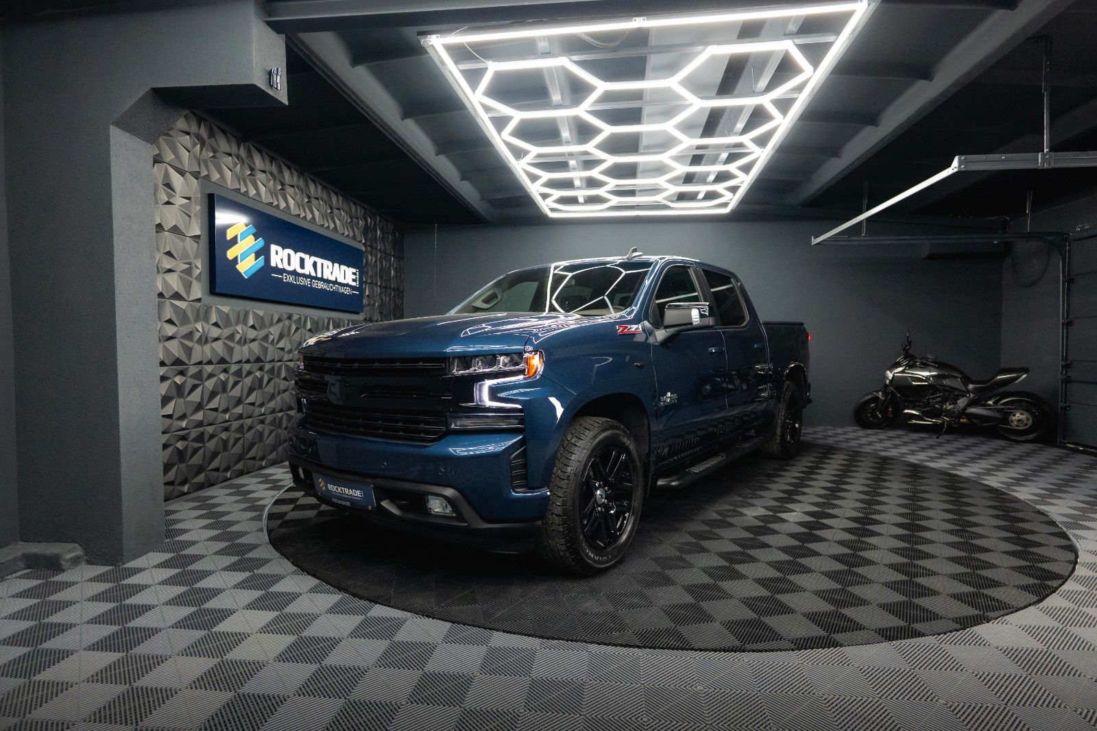 Fahrzeugabbildung Chevrolet Silverado 5.3L V8 4x4 RST Limited ZZ1 NightPaket