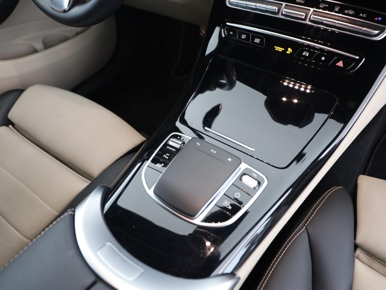 Mercedes-Benz EQC 400 4M AMG Distronic 20'' MBUX