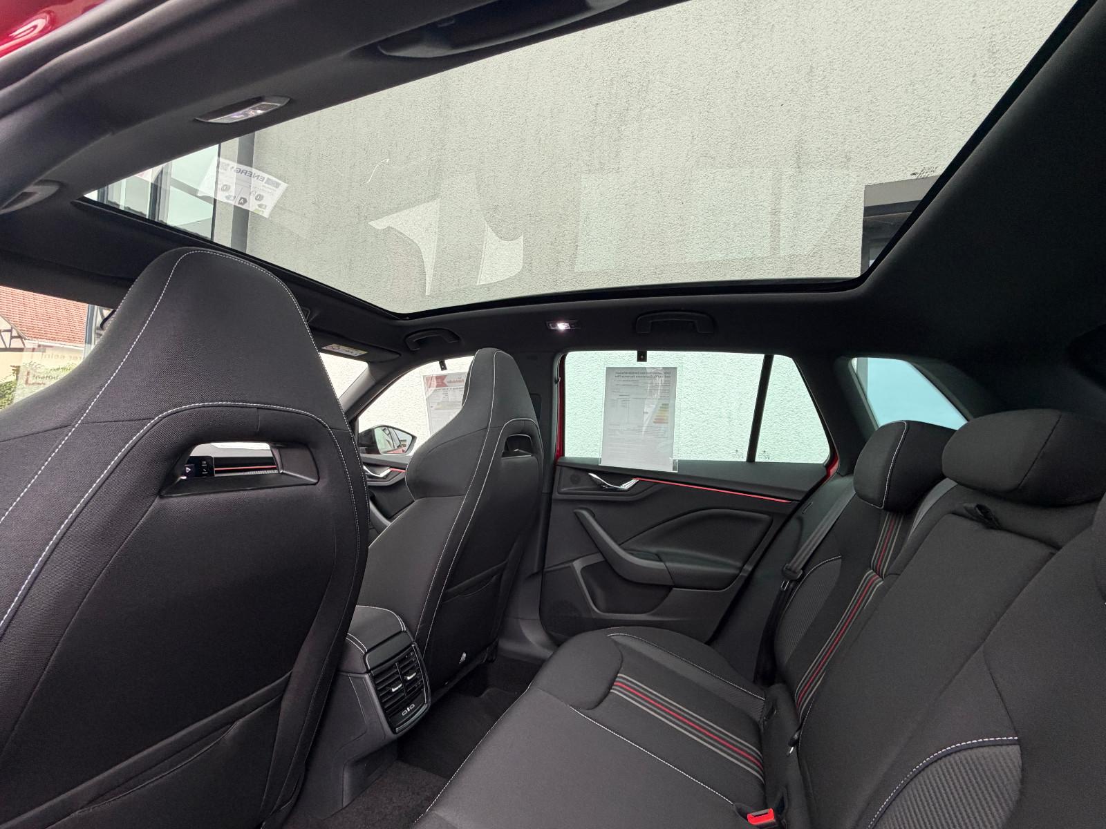 Skoda Kamiq 1.0 TSI DSG Monte Carlo (Pano,AHK,5/100)