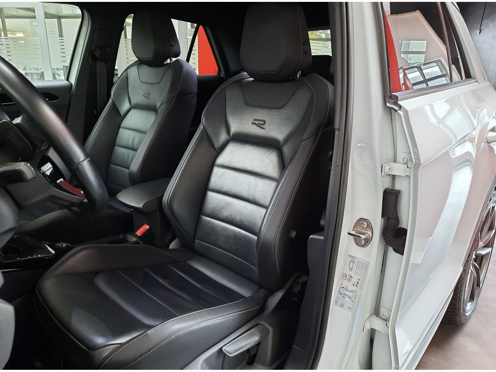 Fahrzeugabbildung Volkswagen T-Roc R 4Motion DSG *AHK*Cam*Navi*App-Con*Assist