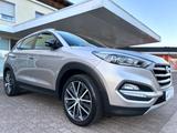 Hyundai Tucson 1,7 Ltr 2WD Navi Klima Kamera AHK Tüv NEU - Hyundai TUCSON: 2.7