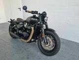 Triumph Bonneville Bobber Black Edition  - TRIUMPH BONNEVILLE BLACK