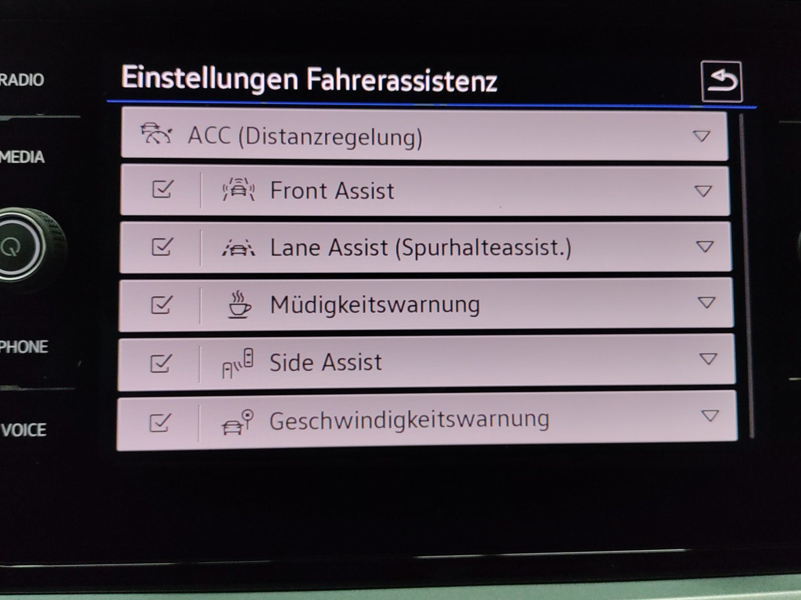 Volkswagen T-Roc - Bild 13