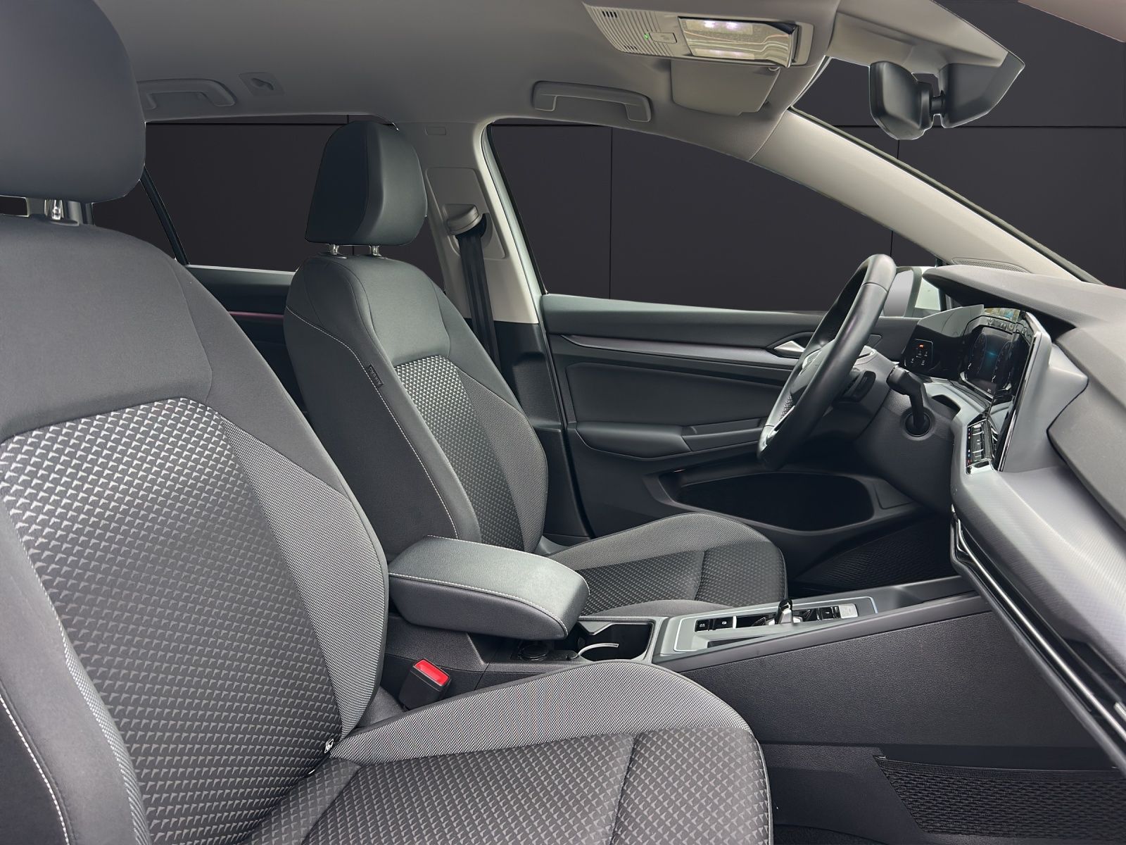 Fahrzeugabbildung Volkswagen Golf VIII Variant eTSI Active DSG LED ACC SH Rea