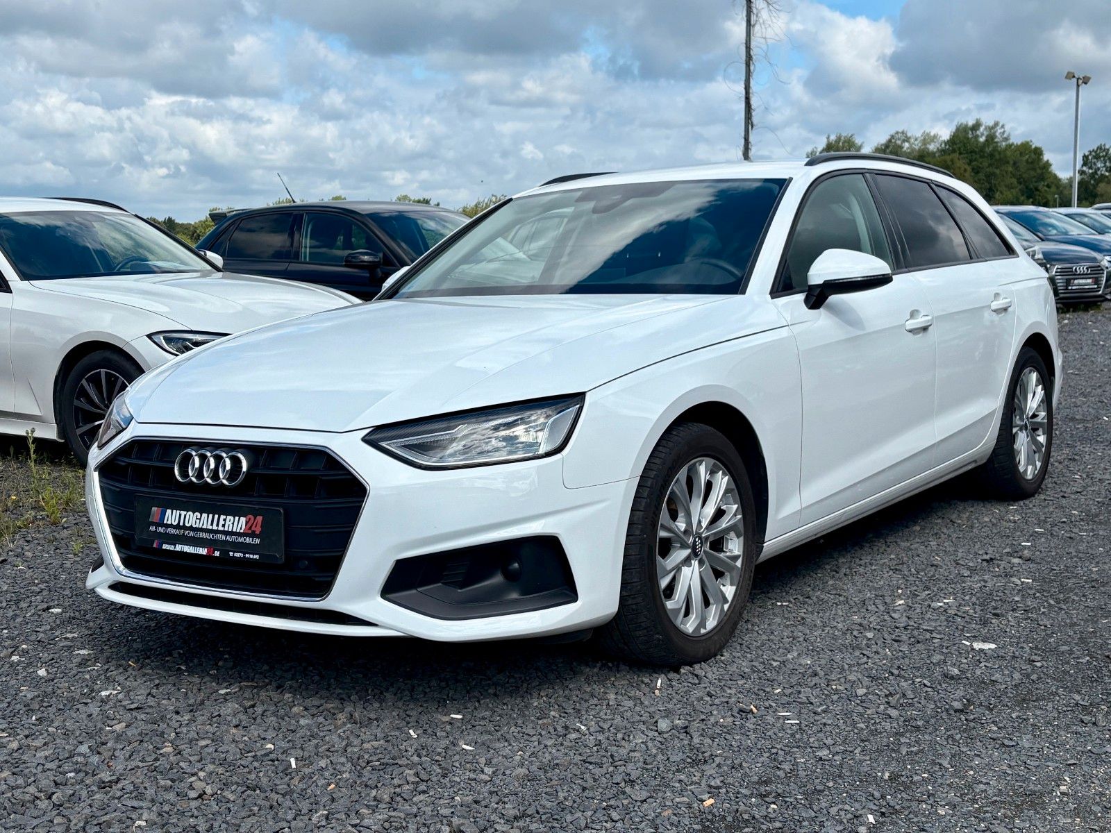 Fahrzeugabbildung Audi A4 Avant 35 TDI basis Navi AHK 1.HAND LED SPORTS