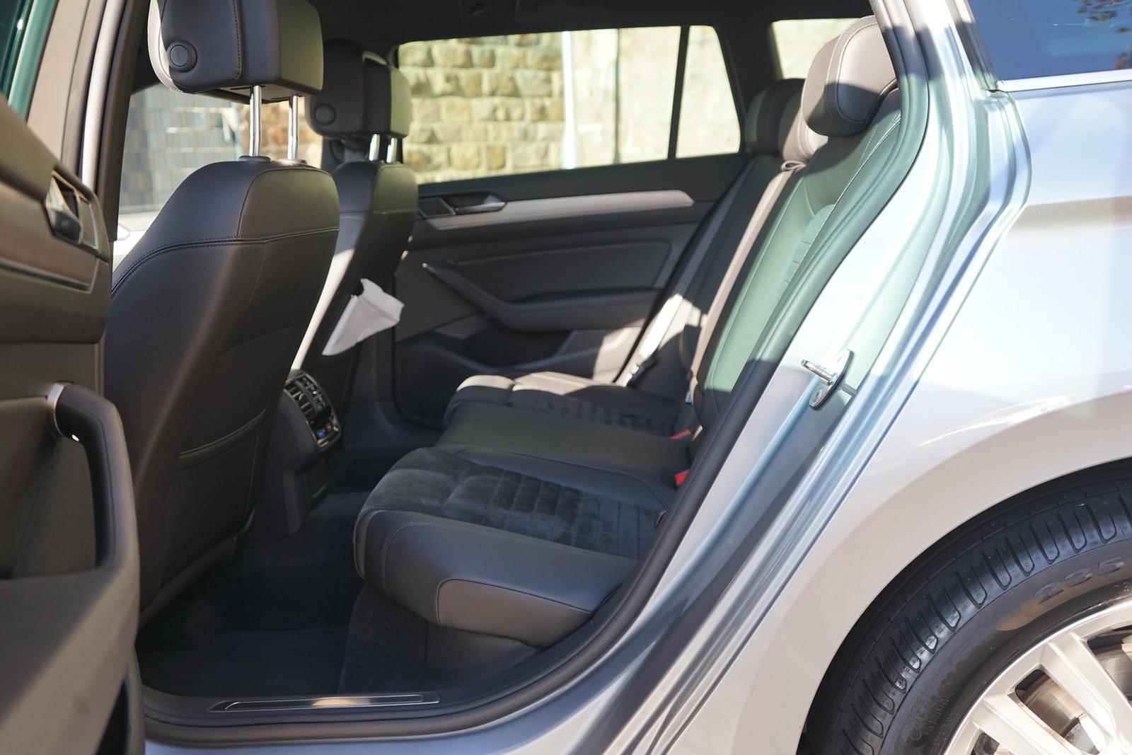Volkswagen Passat Variant 1.8 TSI DSG R-Line LED Navi ACC