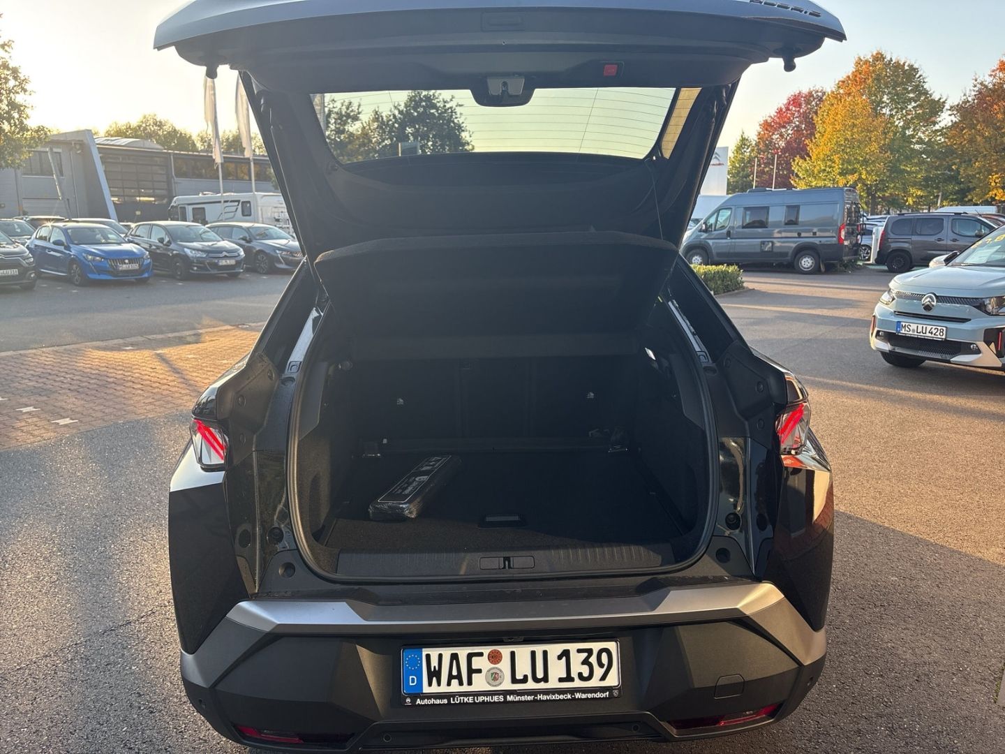 Fahrzeugabbildung Peugeot 3008 GT Hybrid 145 e-DSC6 Navi ACC El. Heckklapp