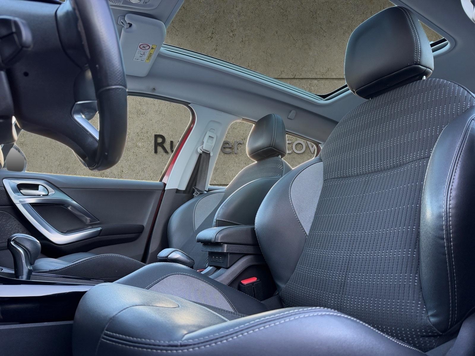 Peugeot 2008 Allure PureTech 110 *PANO*RFK*SHZ*NAVI*TÜV*