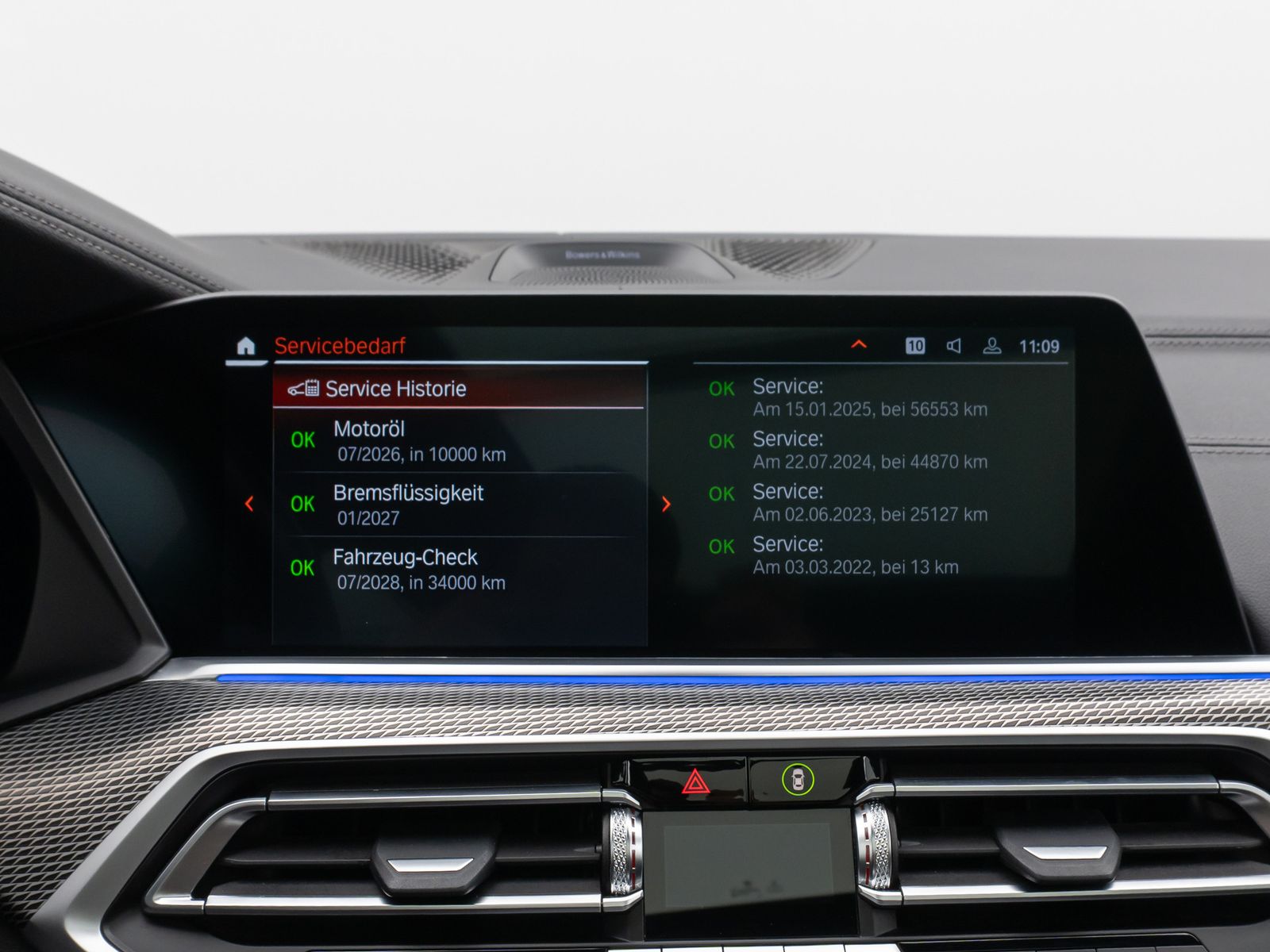 Fahrzeugabbildung BMW X5 xD30d M Sport Panorama Laser 360°HUD DAB B&W