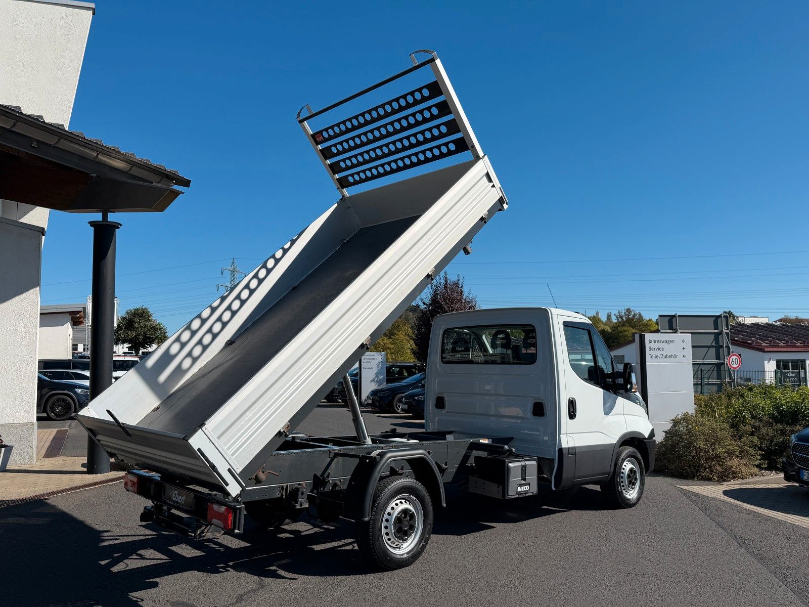 Fahrzeugabbildung Iveco Daily 35 S 14 Henschel 3-S-Kipper Klima 3450mm