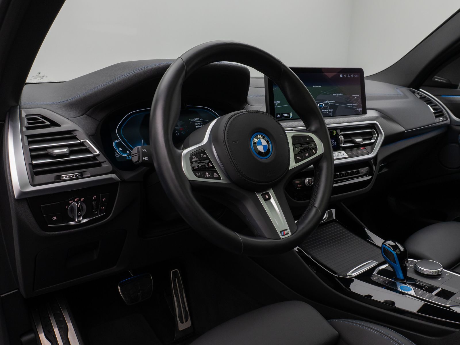 Fahrzeugabbildung BMW iX3 Impressive M Sport Panorama 360°HUD DAB H/K