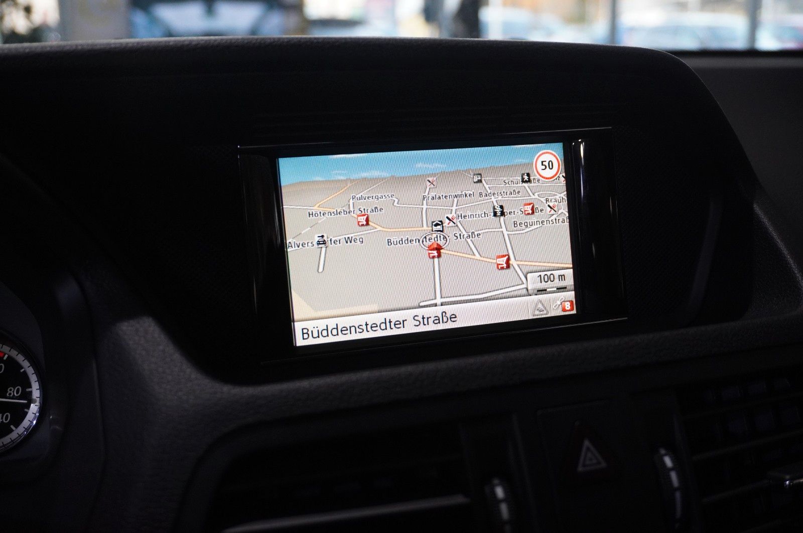 Fahrzeugabbildung Mercedes-Benz E 200 COUPE AVAMTGRADE NAVI/SHZ/SPORT/PDC/TEMP.