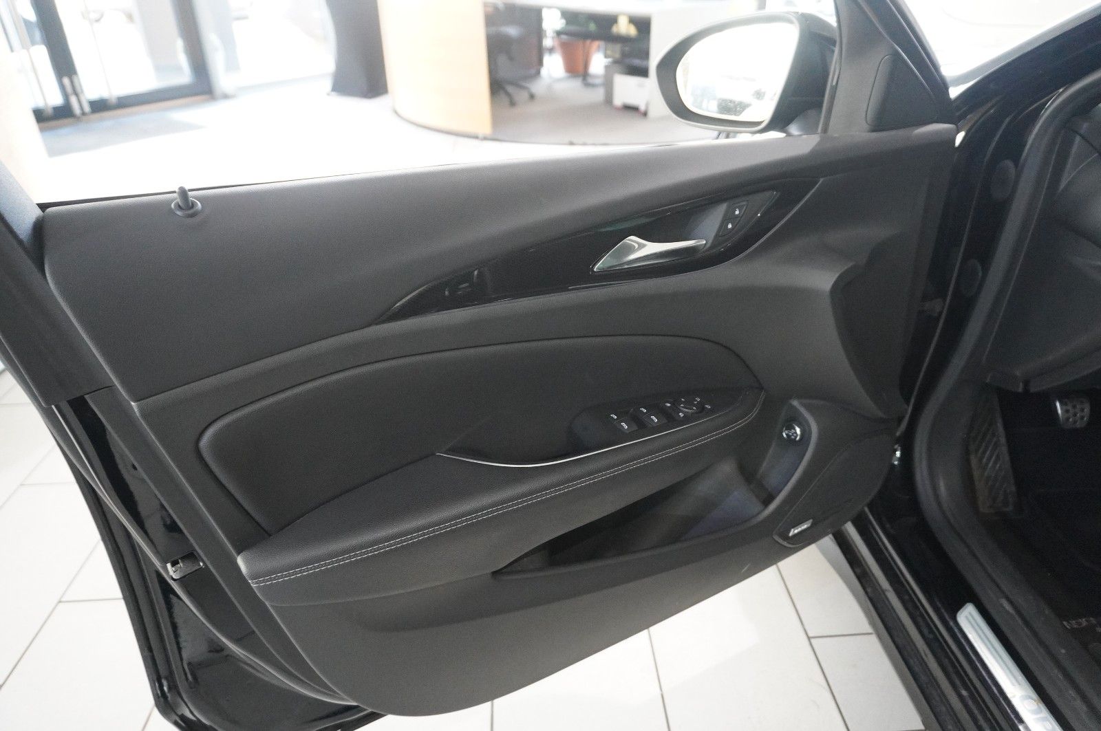 Fahrzeugabbildung Opel Insignia B ST 2.0D ULTIMATE NAVI/OPC/KAMERA/AHK