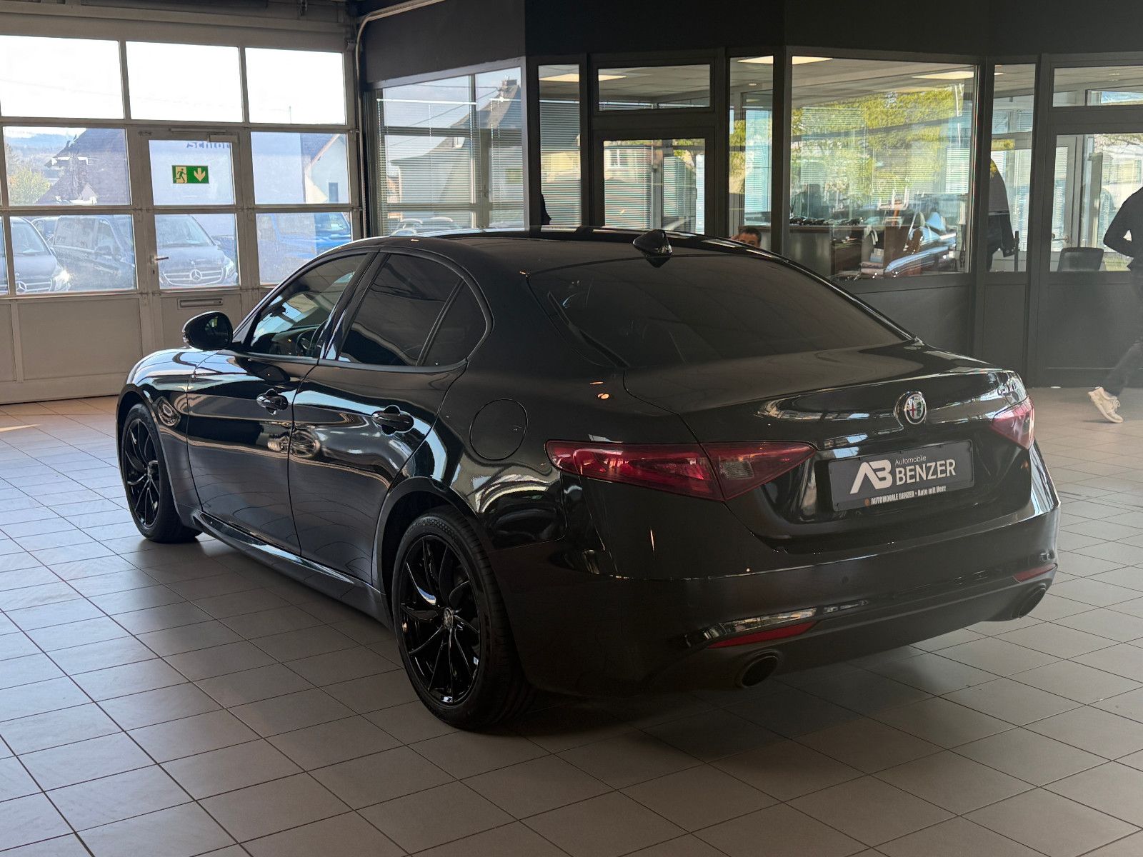 Fahrzeugabbildung Alfa Romeo Giulia Sprint /KAMERA/ALL-BLACK/CAR-PLAY
