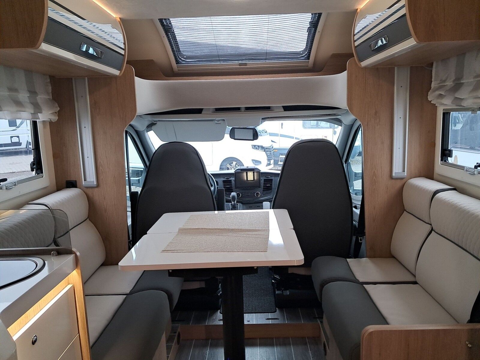 Fahrzeugabbildung Roller Team Kronos 287 TL TV,Solar,Dachlüfter,