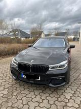 BMW 750d xDrive - M Paket Fondpaket TV Voll - BMW 7er Reihe in Bielefeld