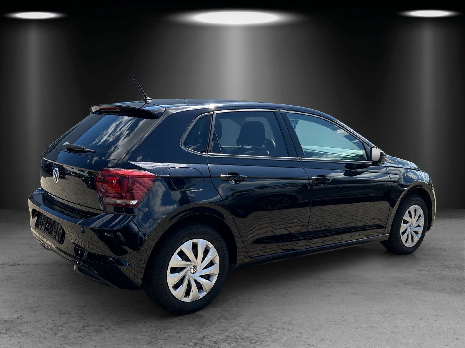 Fahrzeugabbildung Volkswagen Polo 1.0 Comfortline