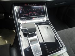 AUDI RSQ8 4.0 TFSI quattro Matrix Sportaga Sthzg Pano AUDI RSQ8 4.0 TFSI quattro Matrix Sportaga Sthzg Pano