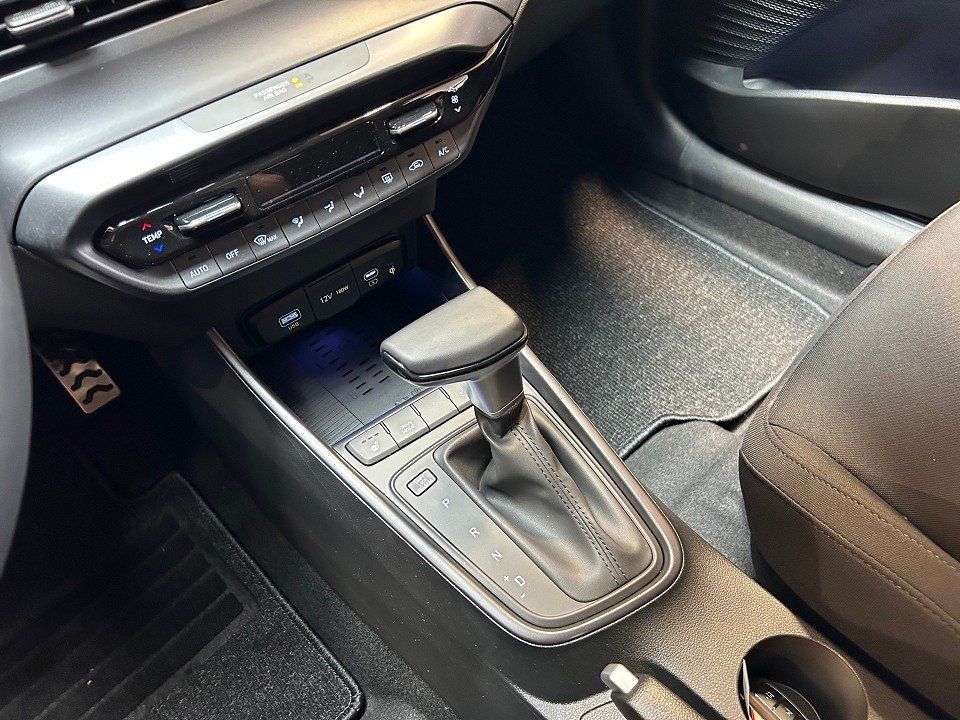 Fahrzeugabbildung Hyundai BAYON FL MY25 1.0T DCT TREND KOMF-P LED+SMARTKEY