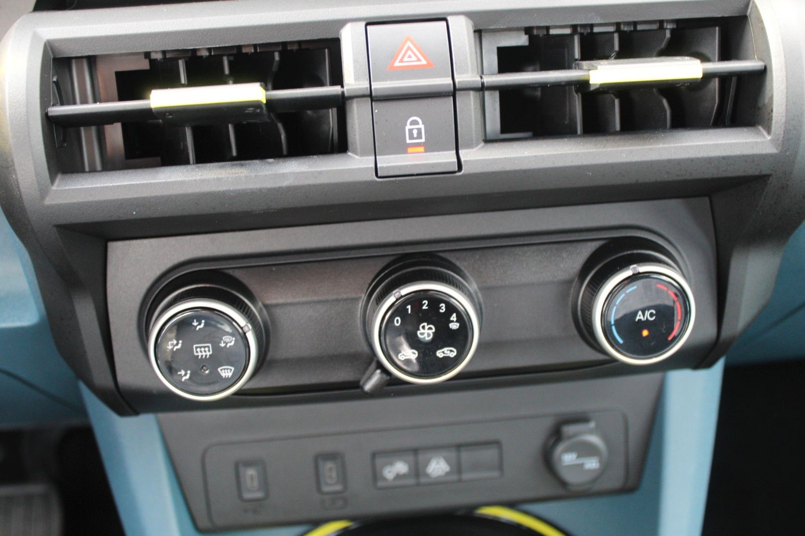 Fahrzeugabbildung Fiat Grande Panda Icon*48V*CarPlay, PDC*Klima*LED