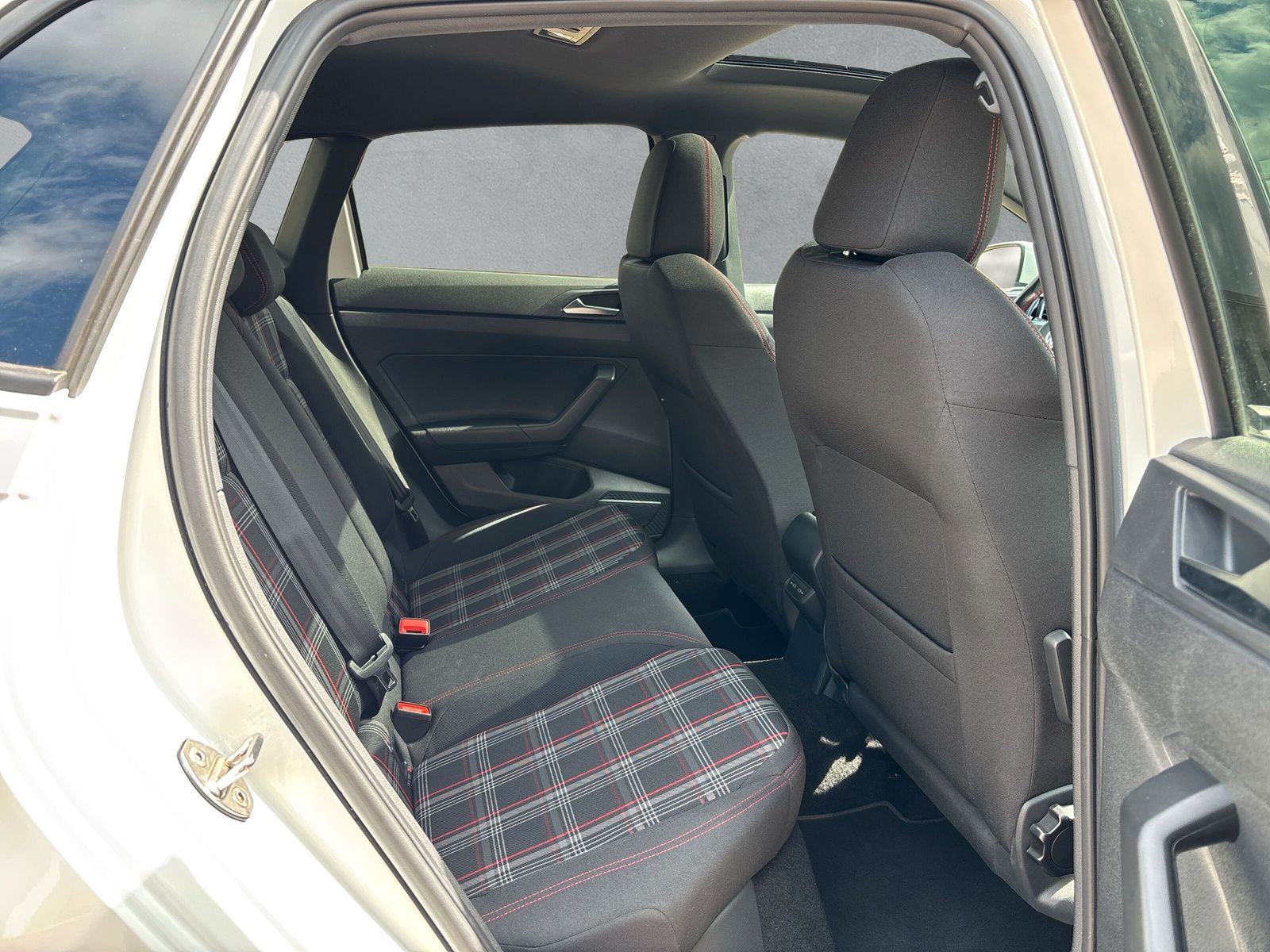 Fahrzeugabbildung Volkswagen Polo GTI 2.0 TSI Kamera Pano AppConnect