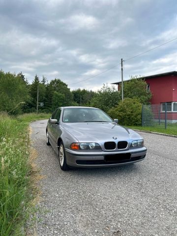 BMW 520I E39