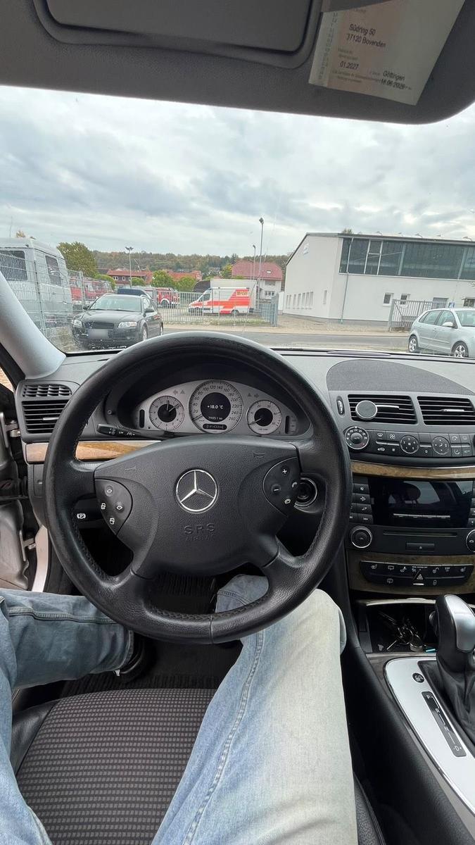 Mercedes-Benz E220 2005 — photo 6