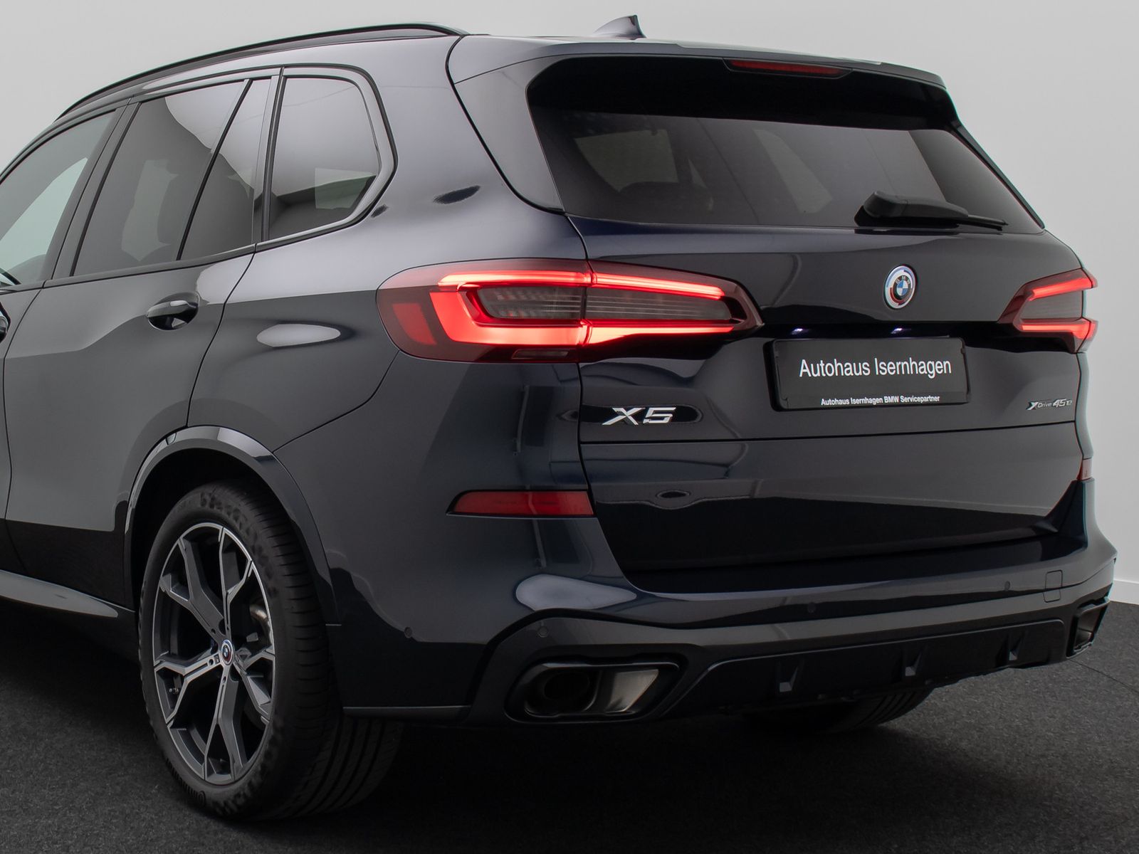 Fahrzeugabbildung BMW X5 xD45e M Sport Laser DAB HUD Komfort 21Zoll