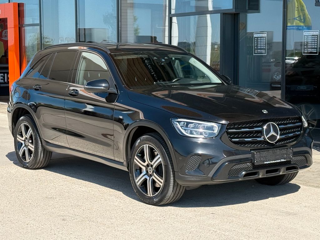 Image of Mercedes-Benz GLC 300