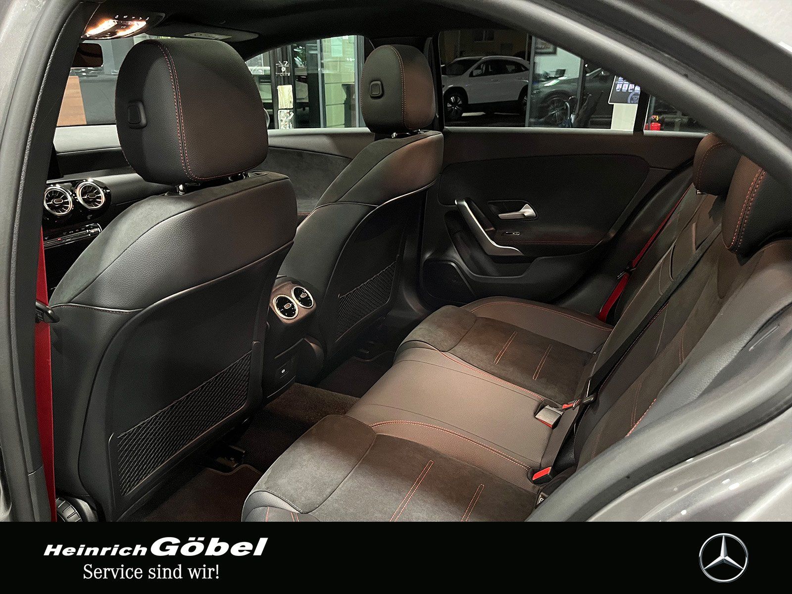 Fahrzeugabbildung Mercedes-Benz A 35 4M Lim. PANO+MULTIBEAM+KAMERA+AMBIENTE+NAVI