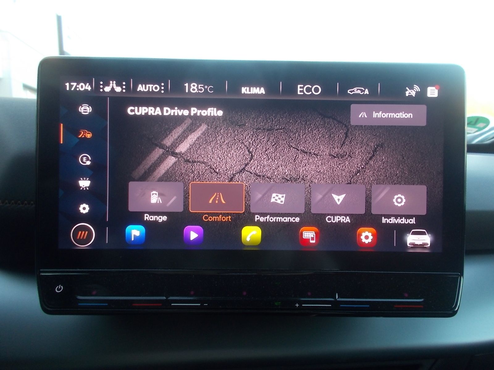 Fahrzeugabbildung CUPRA Born 77 kWh (231 PS) + Allwetter + SHZ