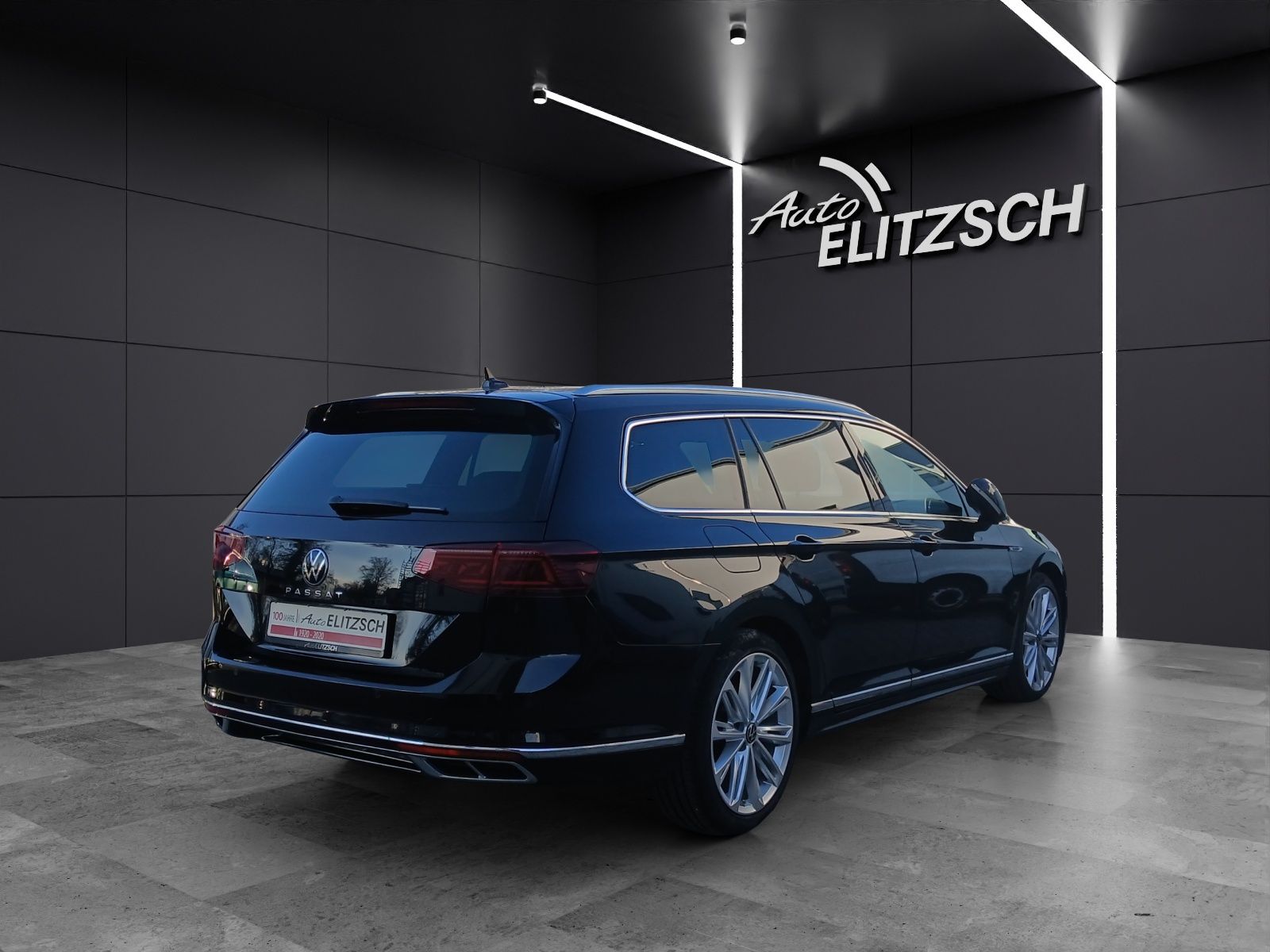 Fahrzeugabbildung Volkswagen Passat Variant TDI R-Line DSG Matrix AHK Navi Le