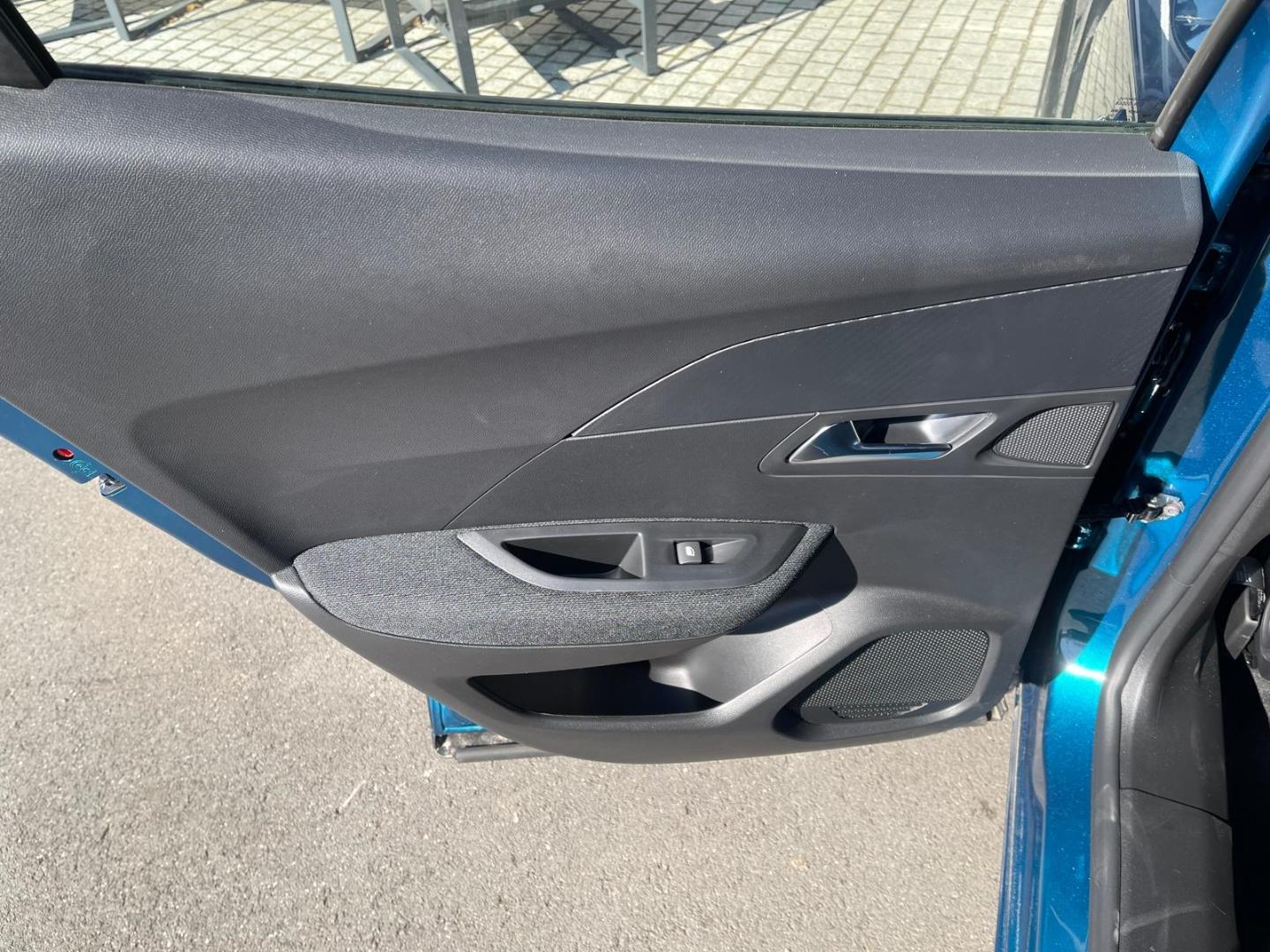 Peugeot 2008 Style Navi LED Apple CarPlay Android Auto K